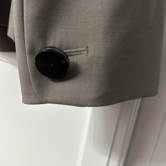 Talbots tan suit - Picture 7 of 9